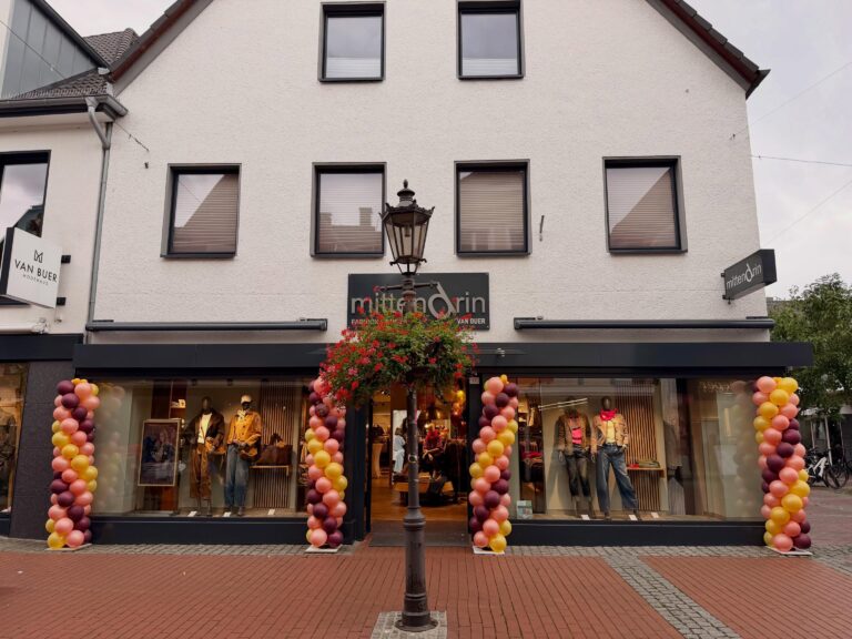 Instagram post from modevanbuer_mittendrin. This post is in position 1.