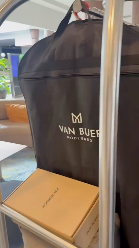 Instagram post from modevanbuer_mittendrin. This post is in position 0.