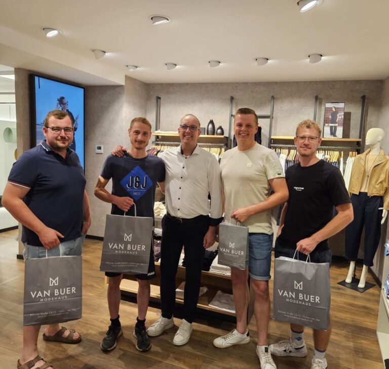 Instagram post from modevanbuer_mittendrin. This post is in position 5.